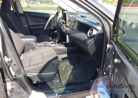 2017 Toyota Rav4 Xle z USA, uszkodzony, nr VIN JTMWFREV0HJ120453